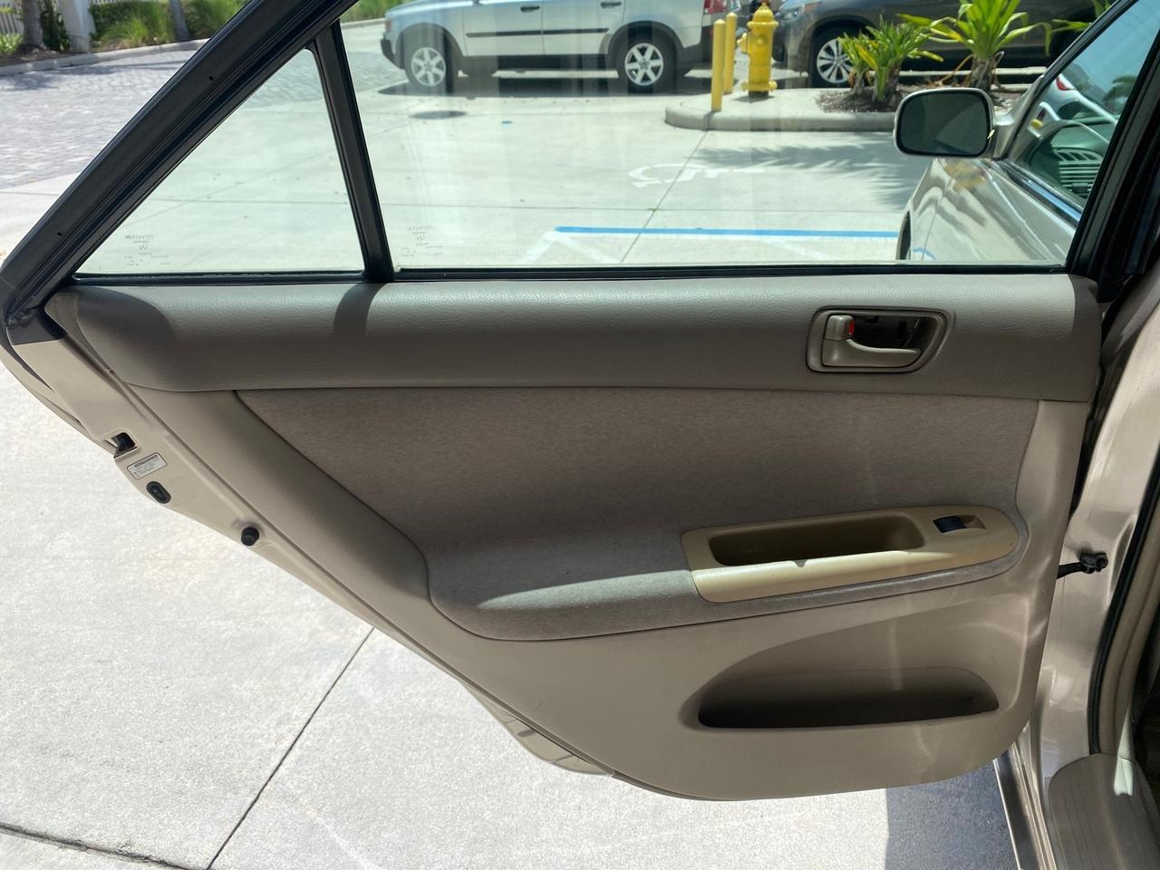 2004 Toyota Camry LE LOW MILES 58,925 1 OWNER Pompano Beach FL