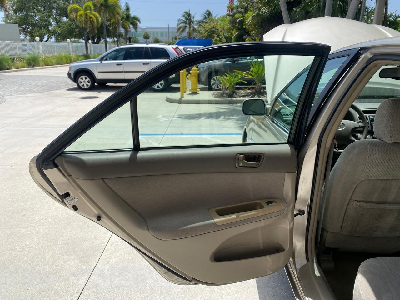 2004 Toyota Camry LE LOW MILES 58,925 1 OWNER Pompano Beach FL