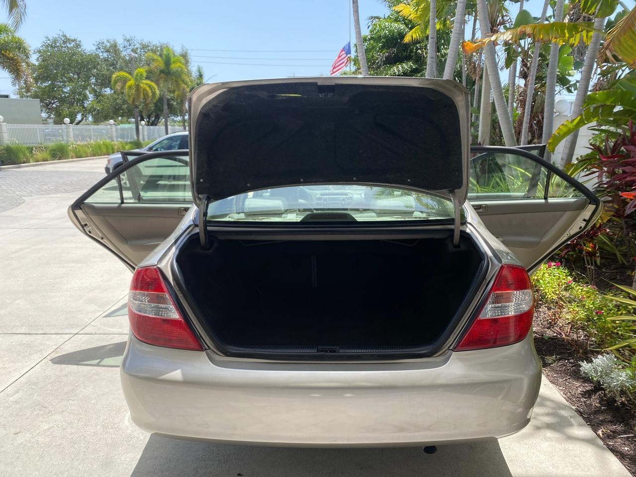 2004 Toyota Camry LE LOW MILES 58,925 1 OWNER Pompano Beach FL