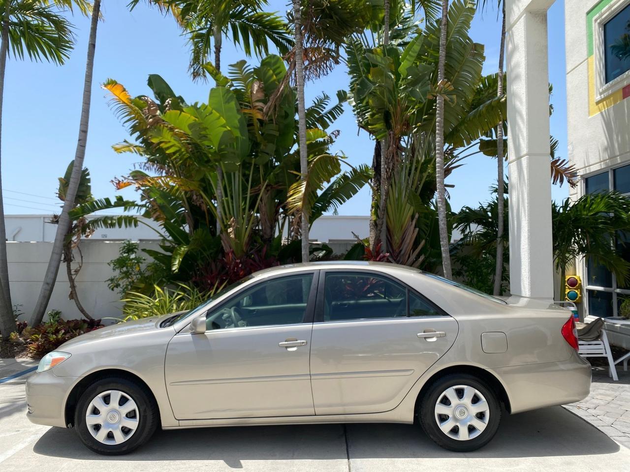 2004 Toyota Camry LE LOW MILES 58,925 1 OWNER Pompano Beach FL