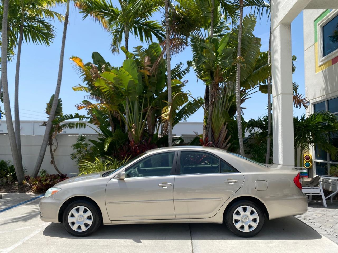 2004 Toyota Camry LE LOW MILES 58,925 1 OWNER Pompano Beach FL