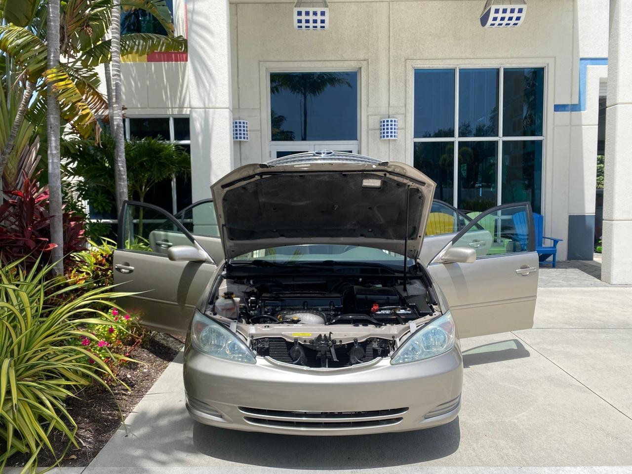2004 Toyota Camry LE LOW MILES 58,925 1 OWNER Pompano Beach FL