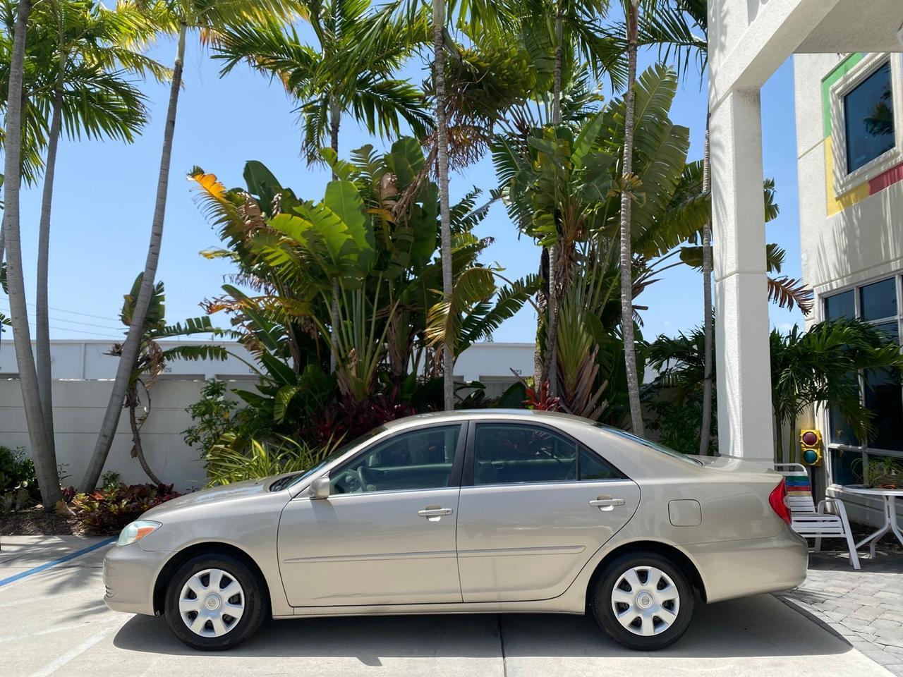 2004 Toyota Camry LE LOW MILES 58,925 1 OWNER Pompano Beach FL