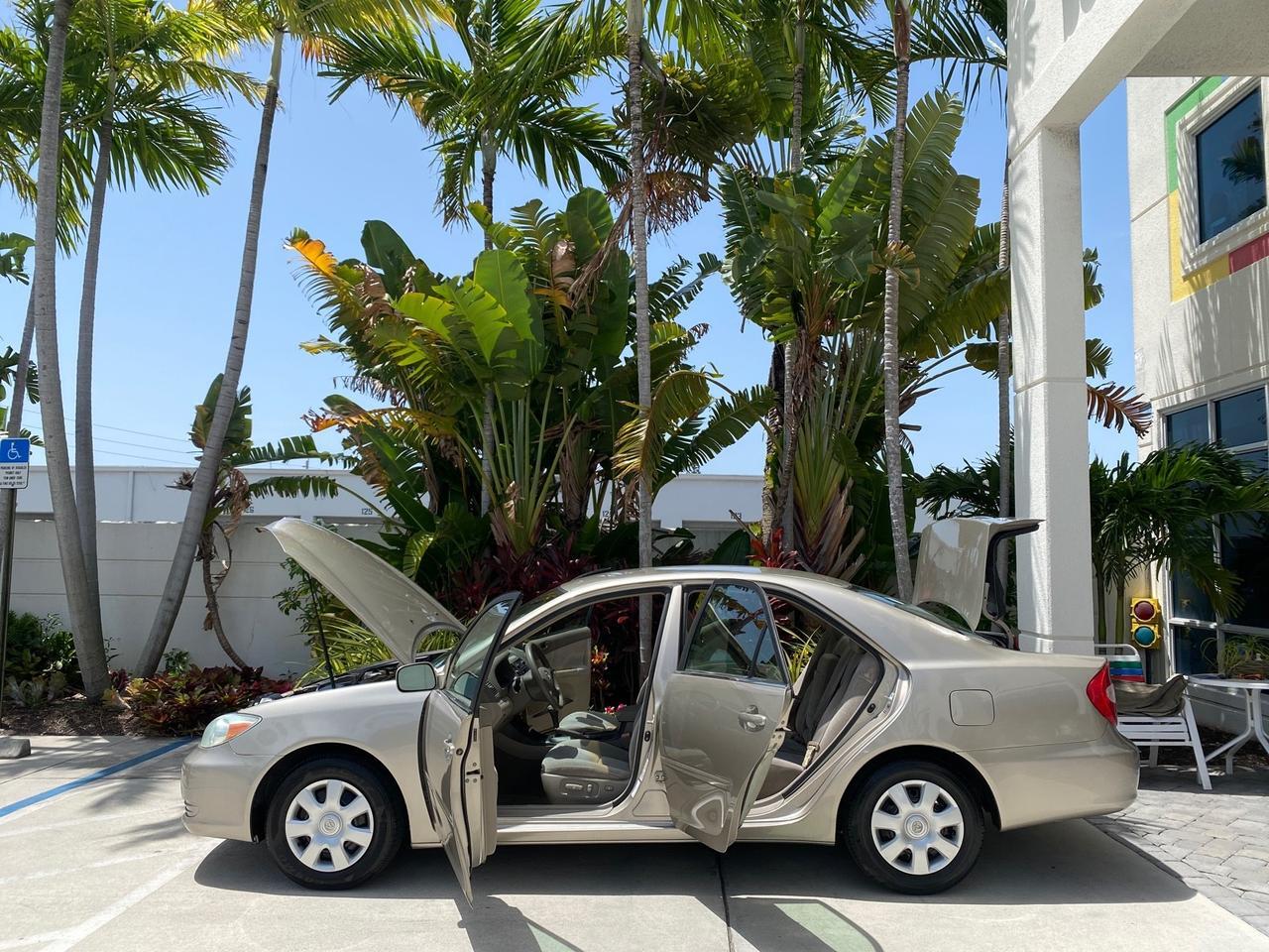 2004 Toyota Camry LE LOW MILES 58,925 1 OWNER Pompano Beach FL