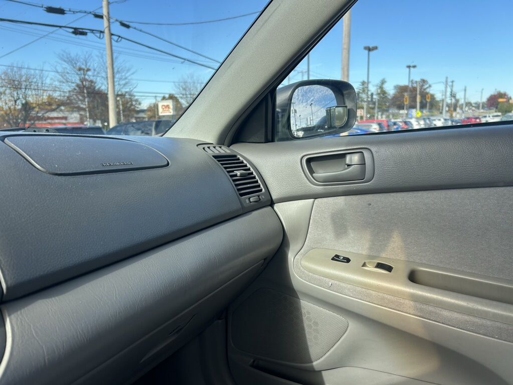 2004 Toyota Camry STD Crestwood KY