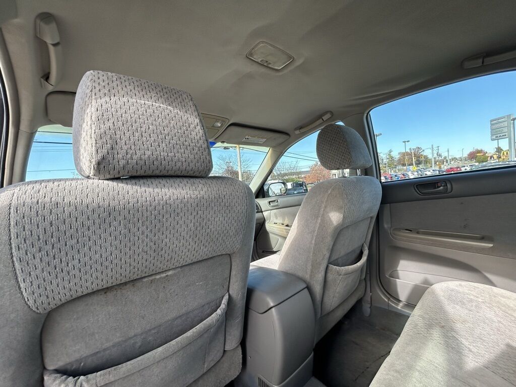 2004 Toyota Camry STD Crestwood KY