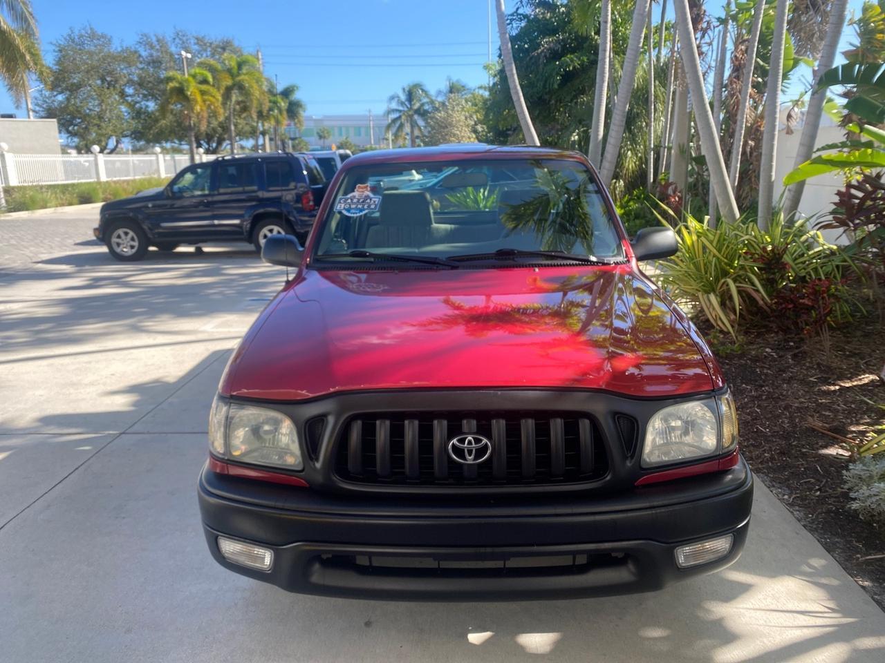 2004 Toyota Tacoma 1 OWNER AUTO AC LIKE NEW Pompano Beach FL