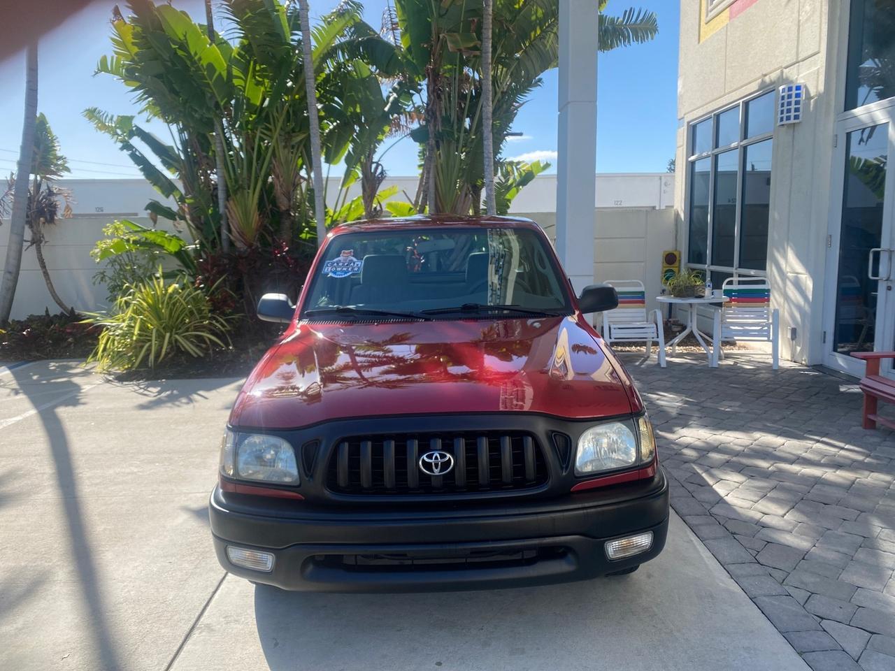 2004 Toyota Tacoma 1 OWNER AUTO AC LIKE NEW