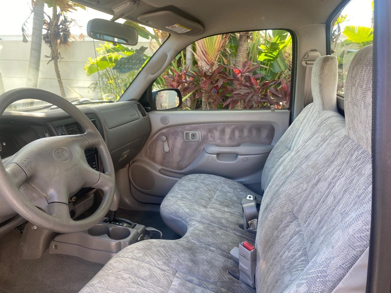 2004 Toyota Tacoma 1 OWNER AUTO AC LIKE NEW Pompano Beach FL