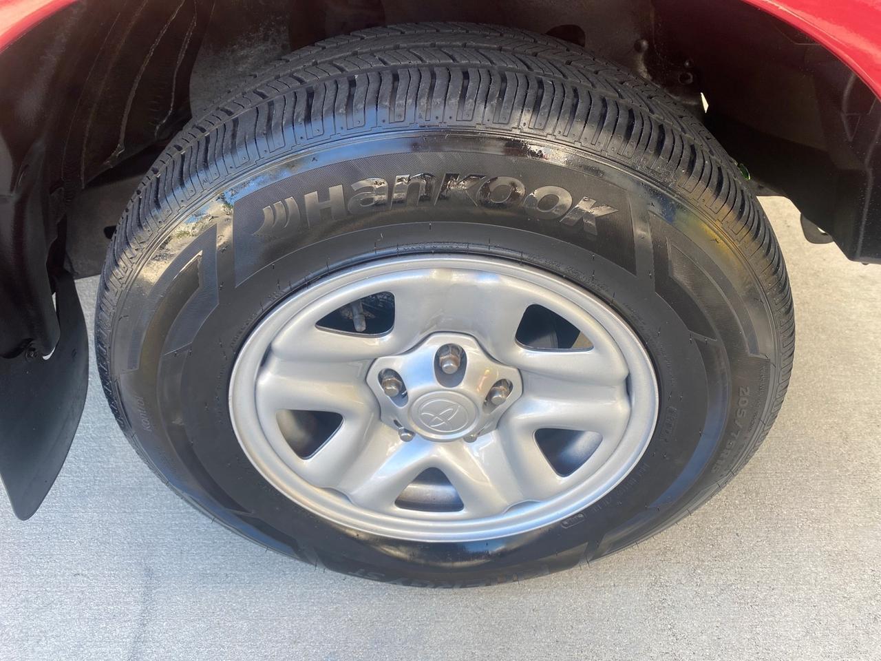 2004 Toyota Tacoma 1 OWNER AUTO AC LIKE NEW Pompano Beach FL