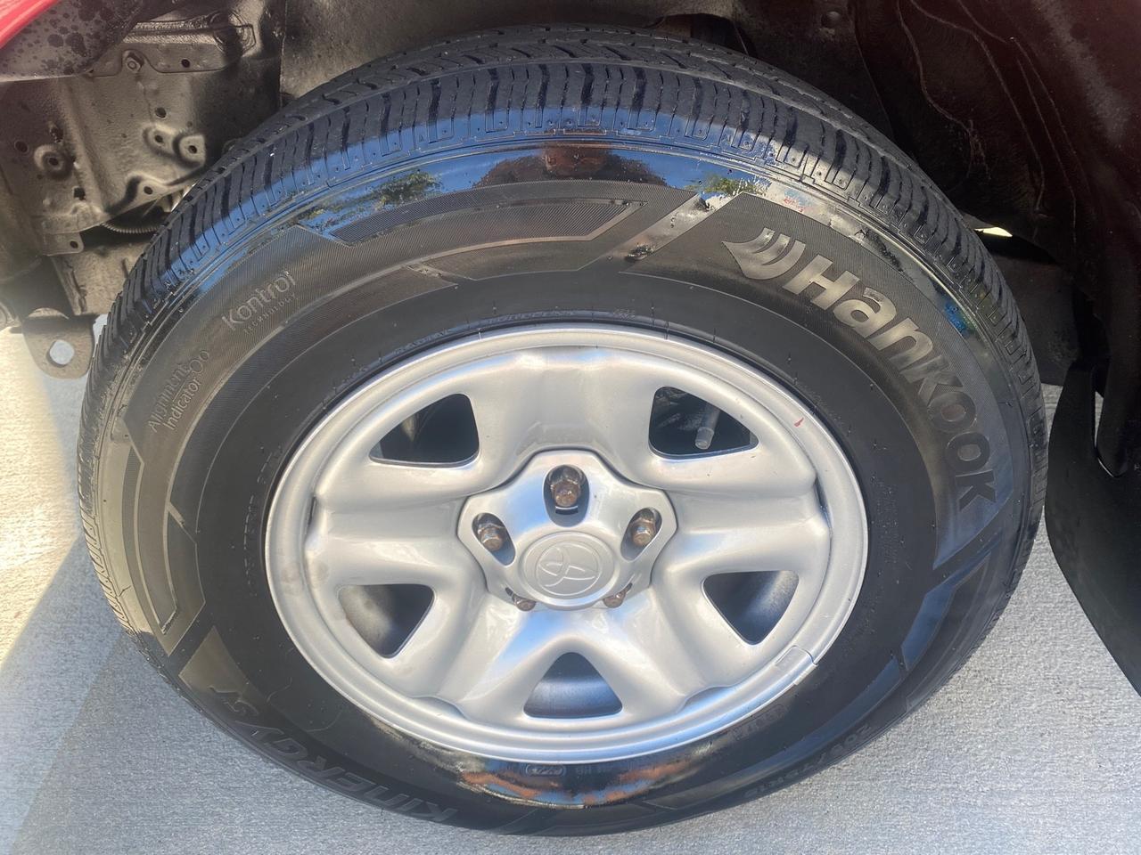 2004 Toyota Tacoma 1 OWNER AUTO AC LIKE NEW Pompano Beach FL