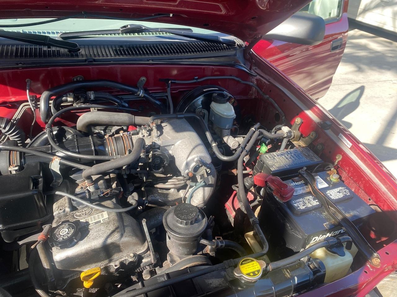 2004 Toyota Tacoma 1 OWNER AUTO AC LIKE NEW Pompano Beach FL