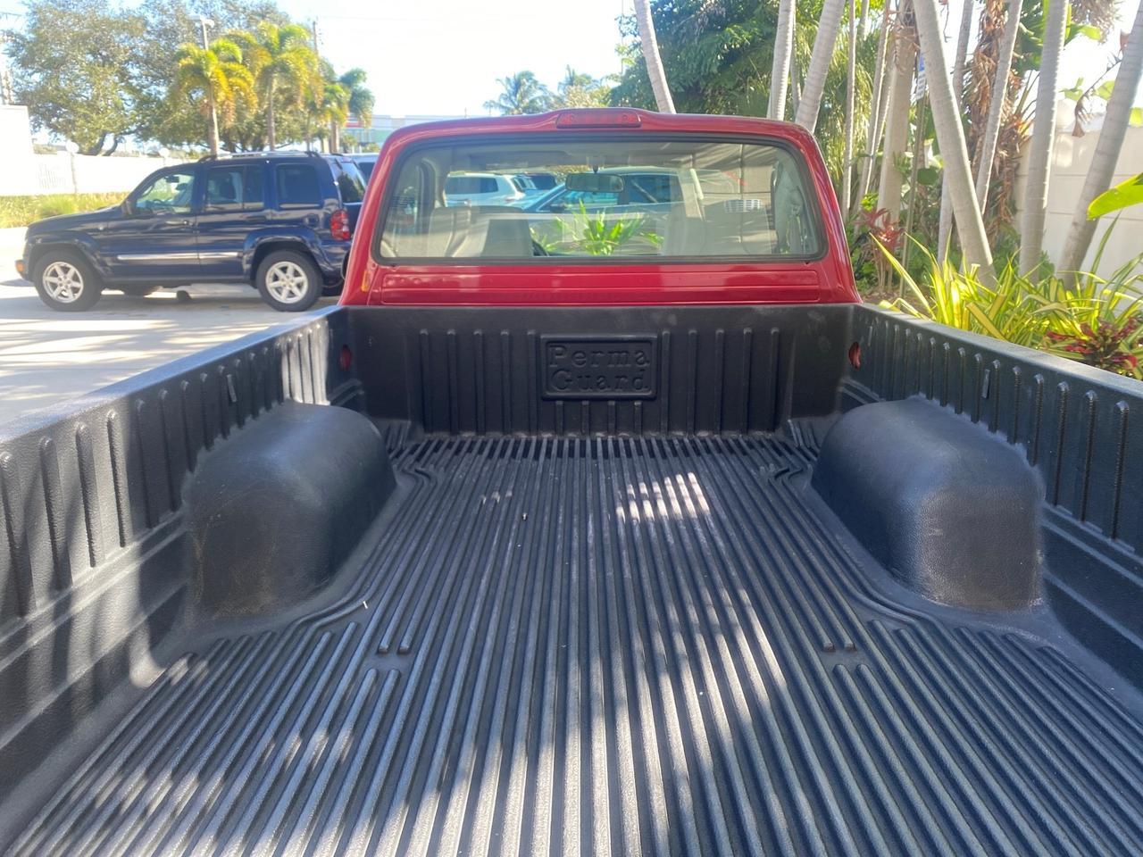 2004 Toyota Tacoma 1 OWNER AUTO AC LIKE NEW Pompano Beach FL