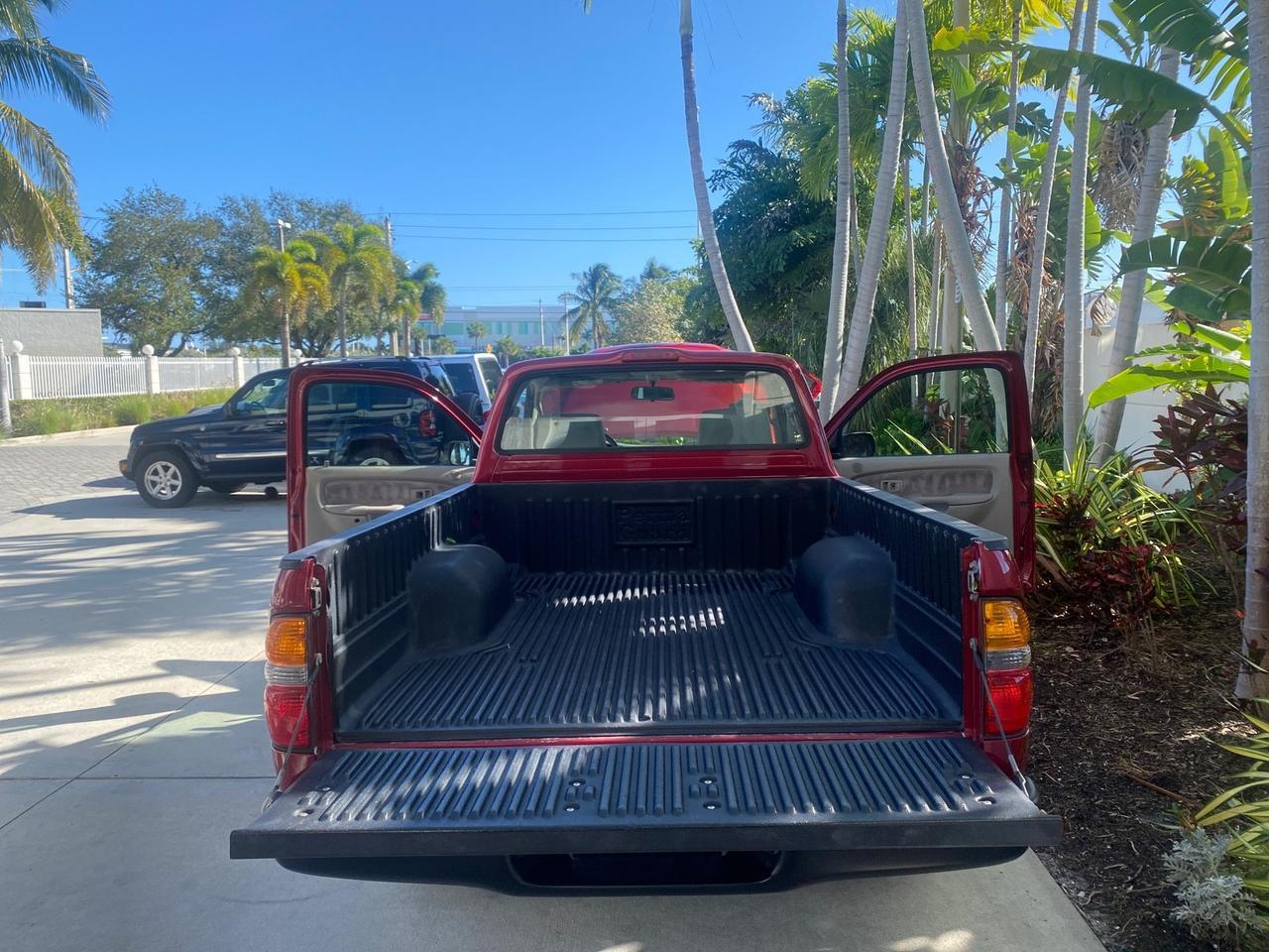 2004 Toyota Tacoma 1 OWNER AUTO AC LIKE NEW Pompano Beach FL
