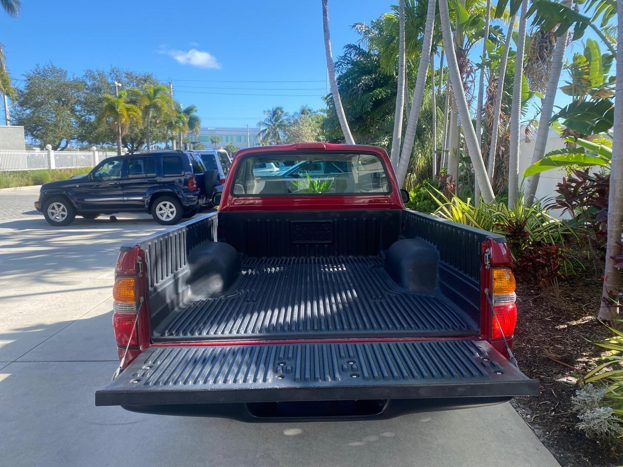 2004 Toyota Tacoma 1 OWNER AUTO AC LIKE NEW Pompano Beach FL