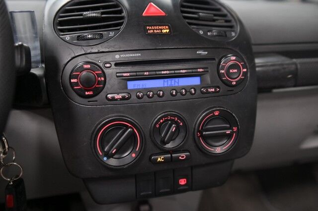 2004 Volkswagen Beetle GLS 2dr Convertible Chicago IL