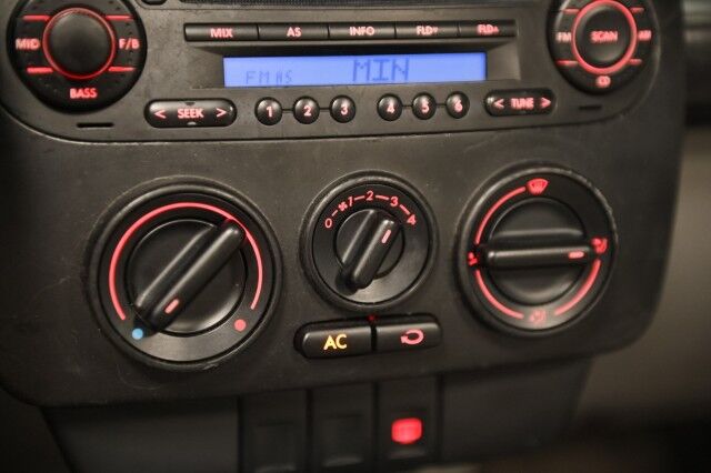 2004 Volkswagen Beetle GLS 2dr Convertible Chicago IL