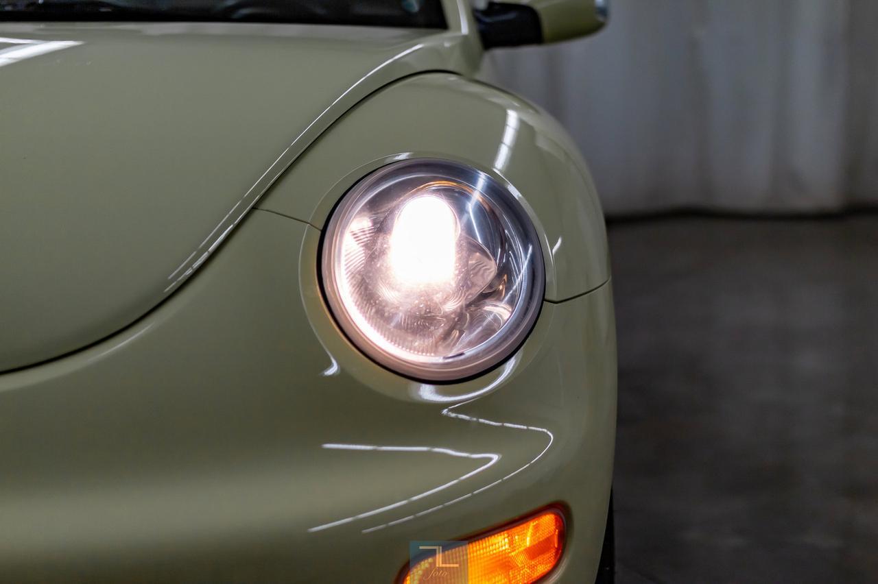 2004 Volkswagen Beetle GLS Convertible Leather Red Deer AB