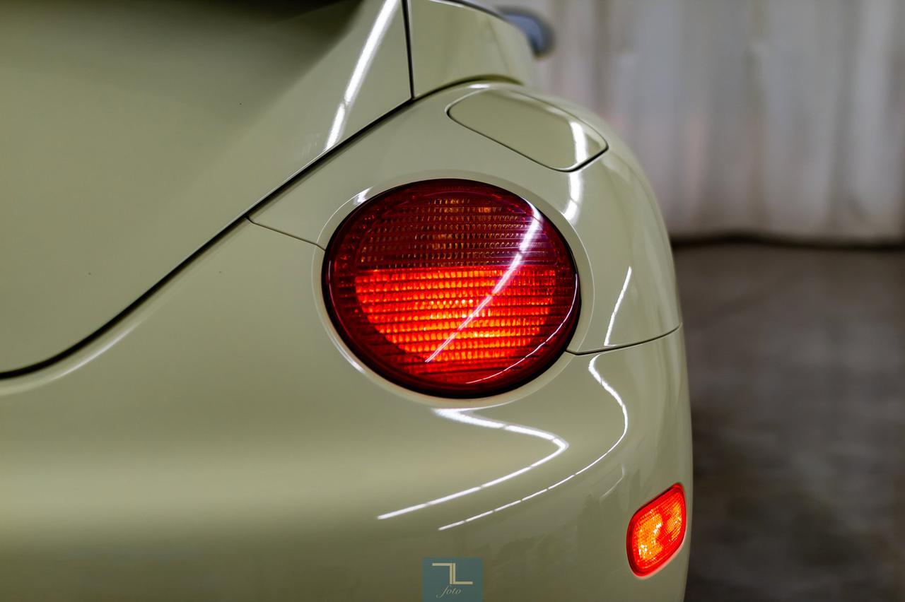 2004 Volkswagen Beetle GLS Convertible Leather Red Deer AB