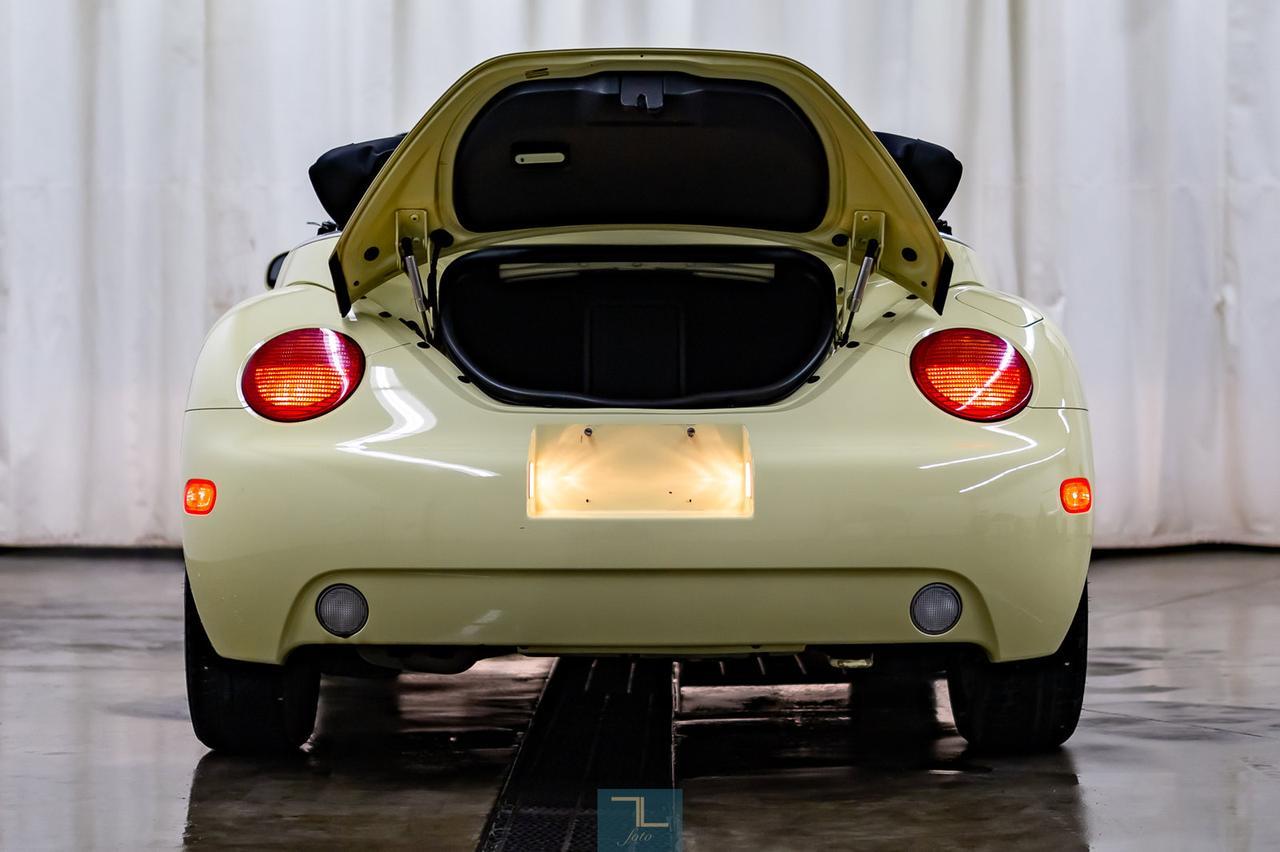 2004 Volkswagen Beetle GLS Convertible Leather Red Deer AB