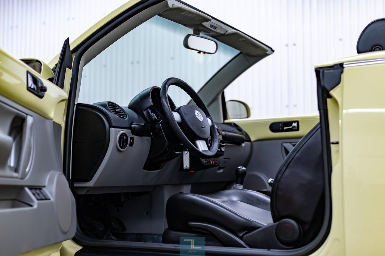 2004 Volkswagen Beetle GLS Convertible Leather Red Deer AB