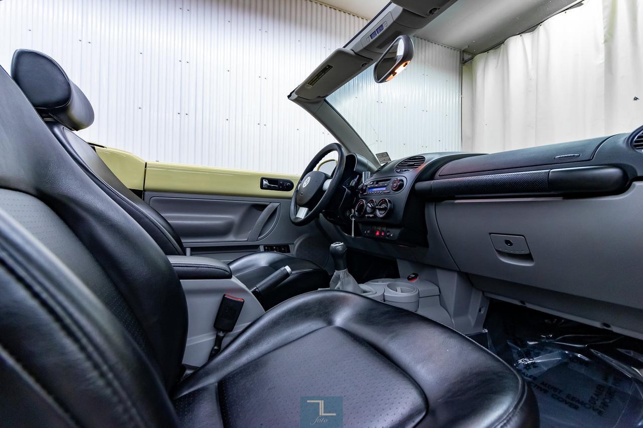 2004 Volkswagen Beetle GLS Convertible Leather Red Deer AB