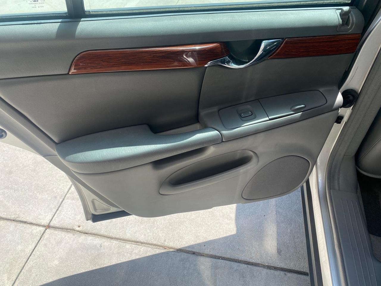 2005 Cadillac DeVille LOW MILES 36,797 Pompano Beach FL