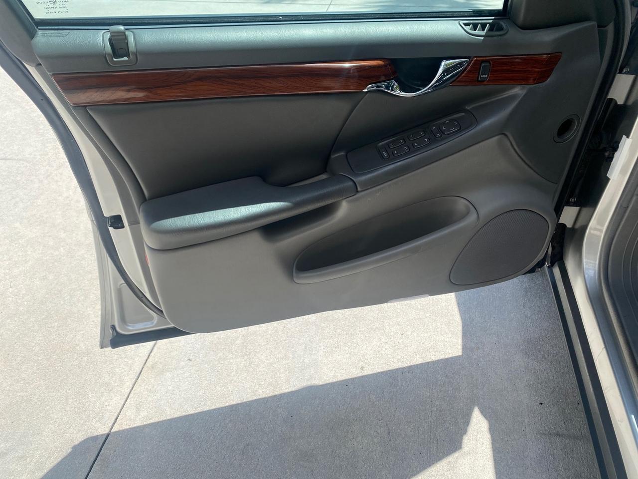 2005 Cadillac DeVille LOW MILES 36,797 Pompano Beach FL
