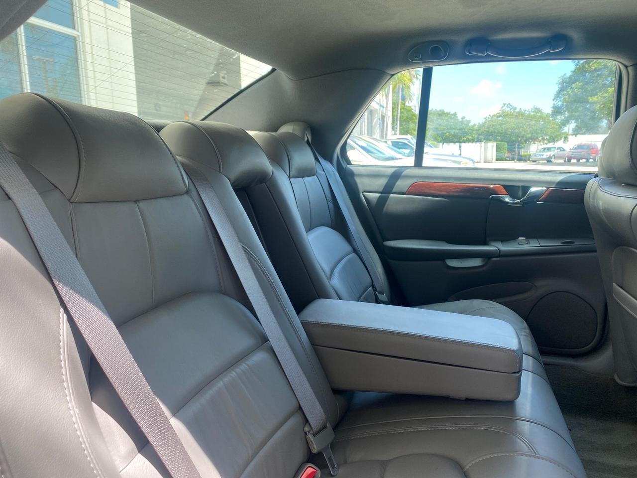 2005 Cadillac DeVille LOW MILES 36,800 Pompano Beach FL