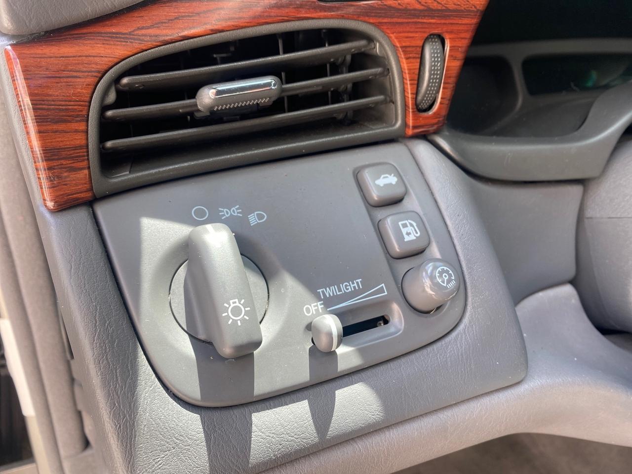 2005 Cadillac DeVille LOW MILES 36,800 Pompano Beach FL