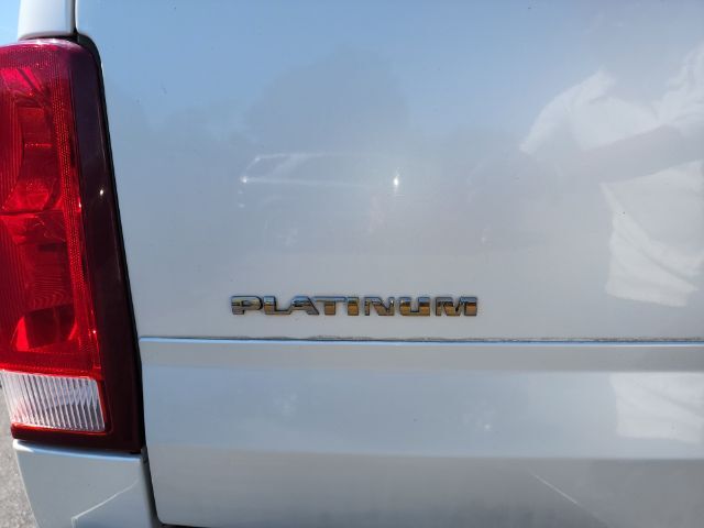 2005 Cadillac Escalade ESV Platinum Edition East Islip NY