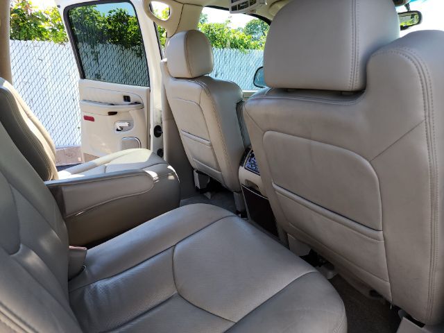 2005 Cadillac Escalade ESV Platinum Edition East Islip NY