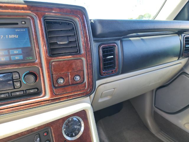 2005 Cadillac Escalade ESV Platinum Edition East Islip NY