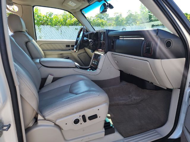 2005 Cadillac Escalade ESV Platinum Edition East Islip NY