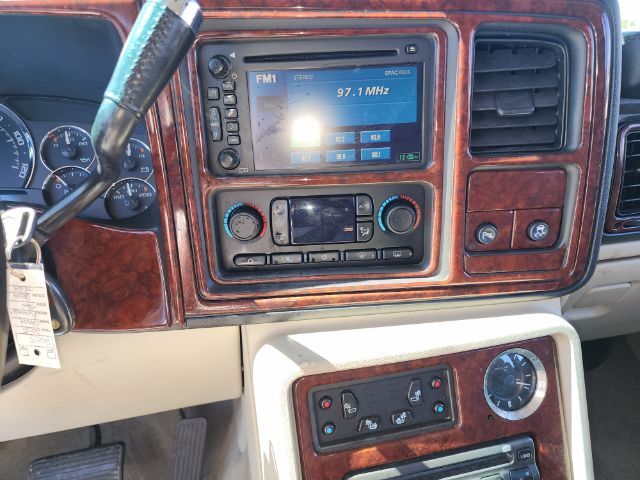 2005 Cadillac Escalade ESV Platinum Edition East Islip NY