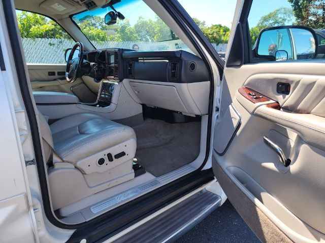 2005 Cadillac Escalade ESV Platinum Edition East Islip NY