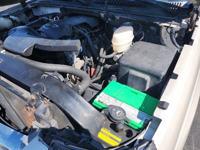 2005 Cadillac Escalade ESV Platinum Edition East Islip NY
