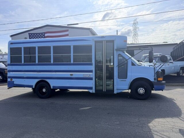 2005 Chevrolet 3500 Bus C7N