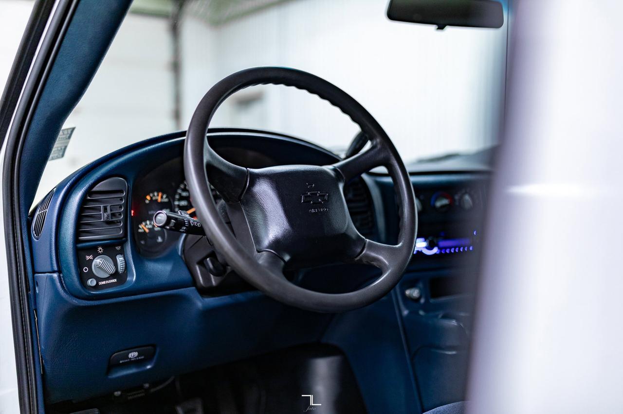 2005 Chevrolet Astro Cargo Van Red Deer AB