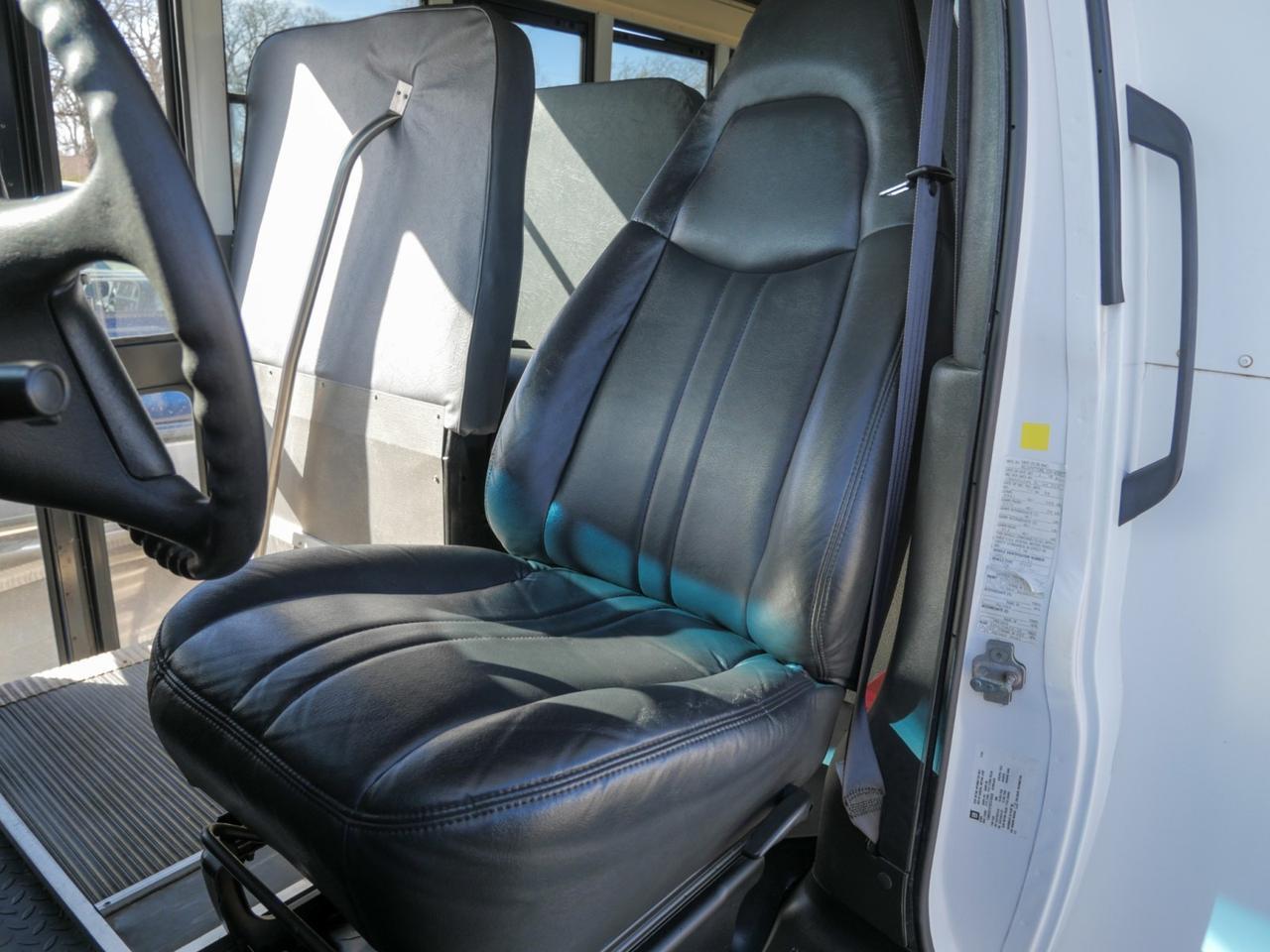 2005 Chevrolet C5500 Mid Bus Guide DW Duramax Diesel Mansfield TX