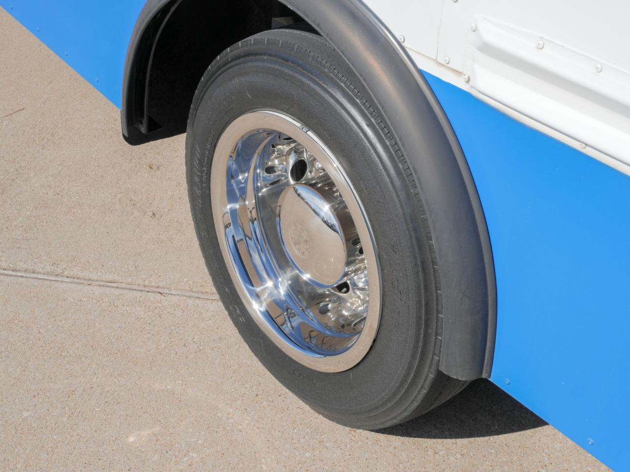 2005 Chevrolet C5500 Mid Bus Guide DW Duramax Diesel Mansfield TX