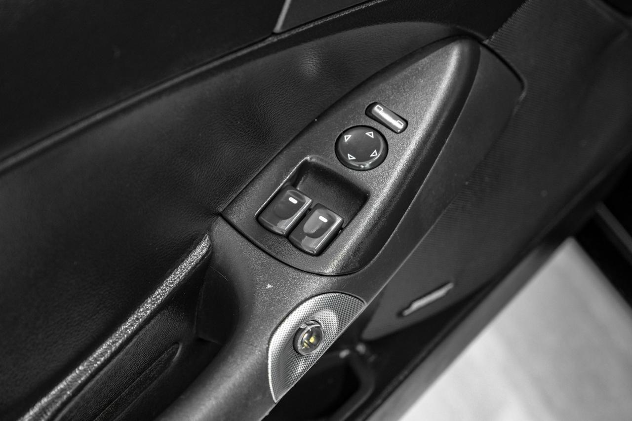 2005 Chevrolet Corvette Convertible AUTOMATIC HEADUP DISPLAY LEATHER HEATED SEATS KEYLESS START BOSE Carrollton TX