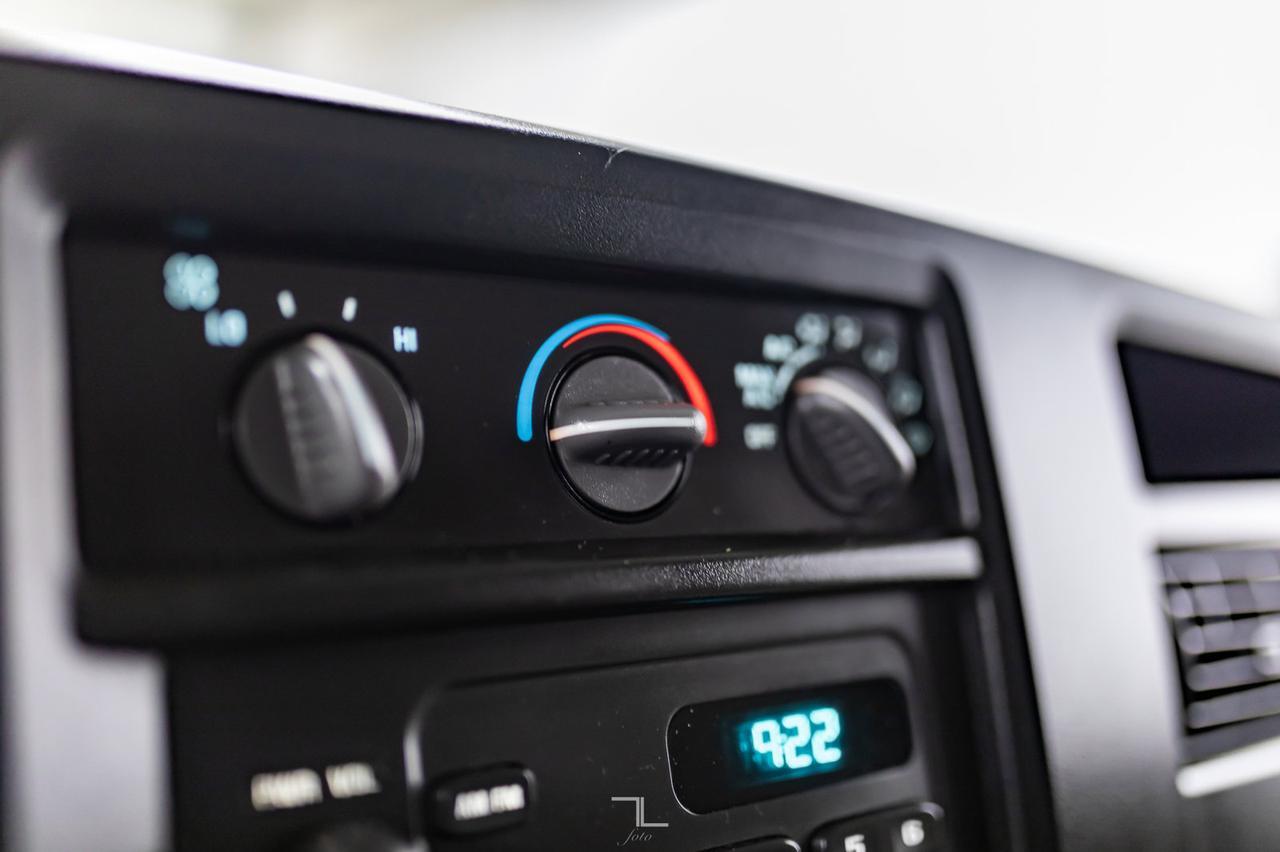 2005 Chevrolet Express 3500 Extended Cargo Van Carpet Cleaner Red Deer AB