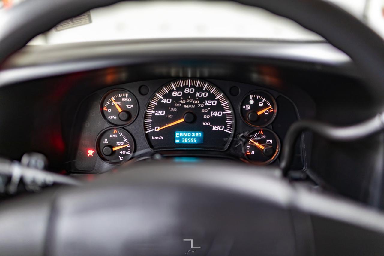 2005 Chevrolet Express 3500 Extended Cargo Van Carpet Cleaner Red Deer AB