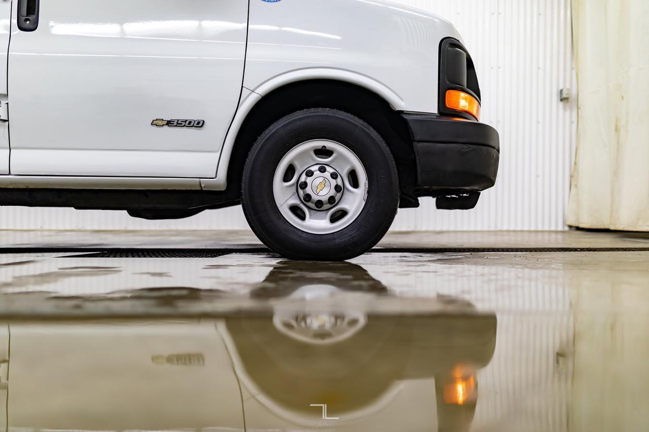 2005 Chevrolet Express 3500 Extended Cargo Van Carpet Cleaner Red Deer AB