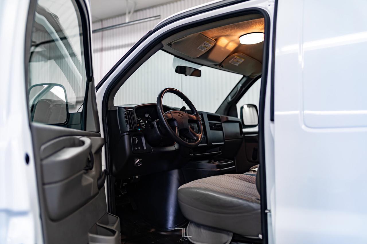 2005 Chevrolet Express 3500 Extended Cargo Van Carpet Cleaner Red Deer AB