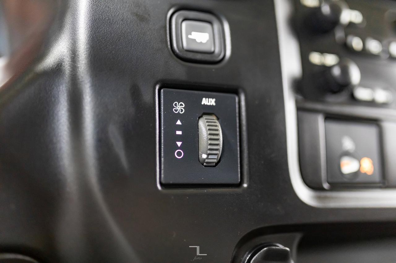 2005 Chevrolet Express 3500 Extended Cargo Van Carpet Cleaner Red Deer AB