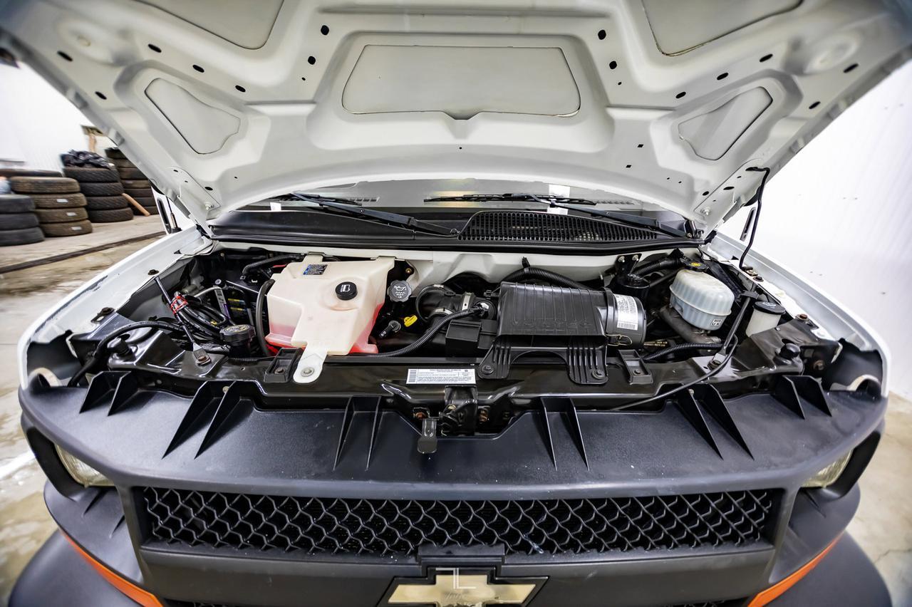 2005 Chevrolet Express 3500 Extended Cargo Van Carpet Cleaner Red Deer AB