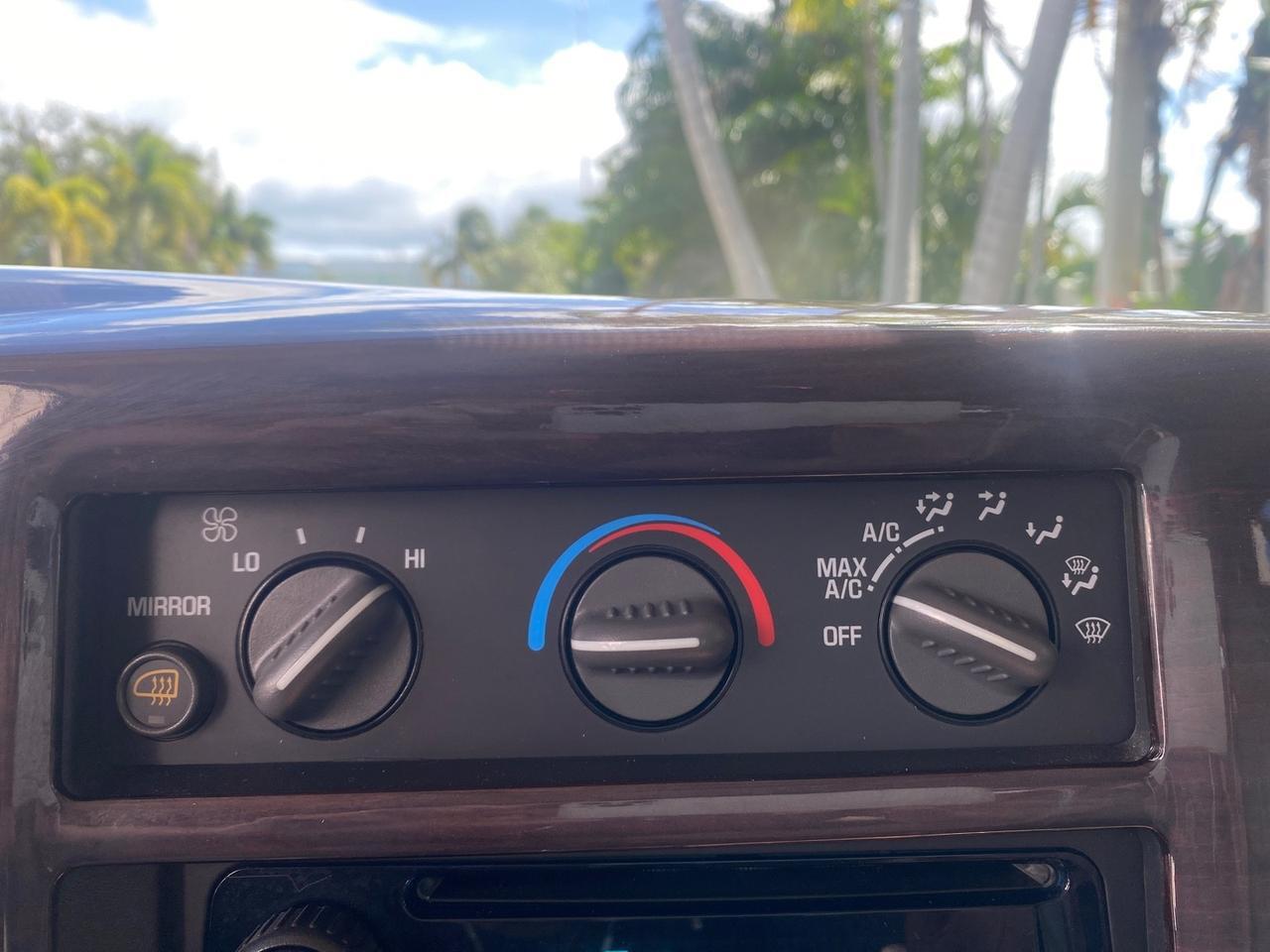 2005 Chevrolet Express Van HANDICAP LIFT CONV LOW MILES 40,837 Pompano Beach FL