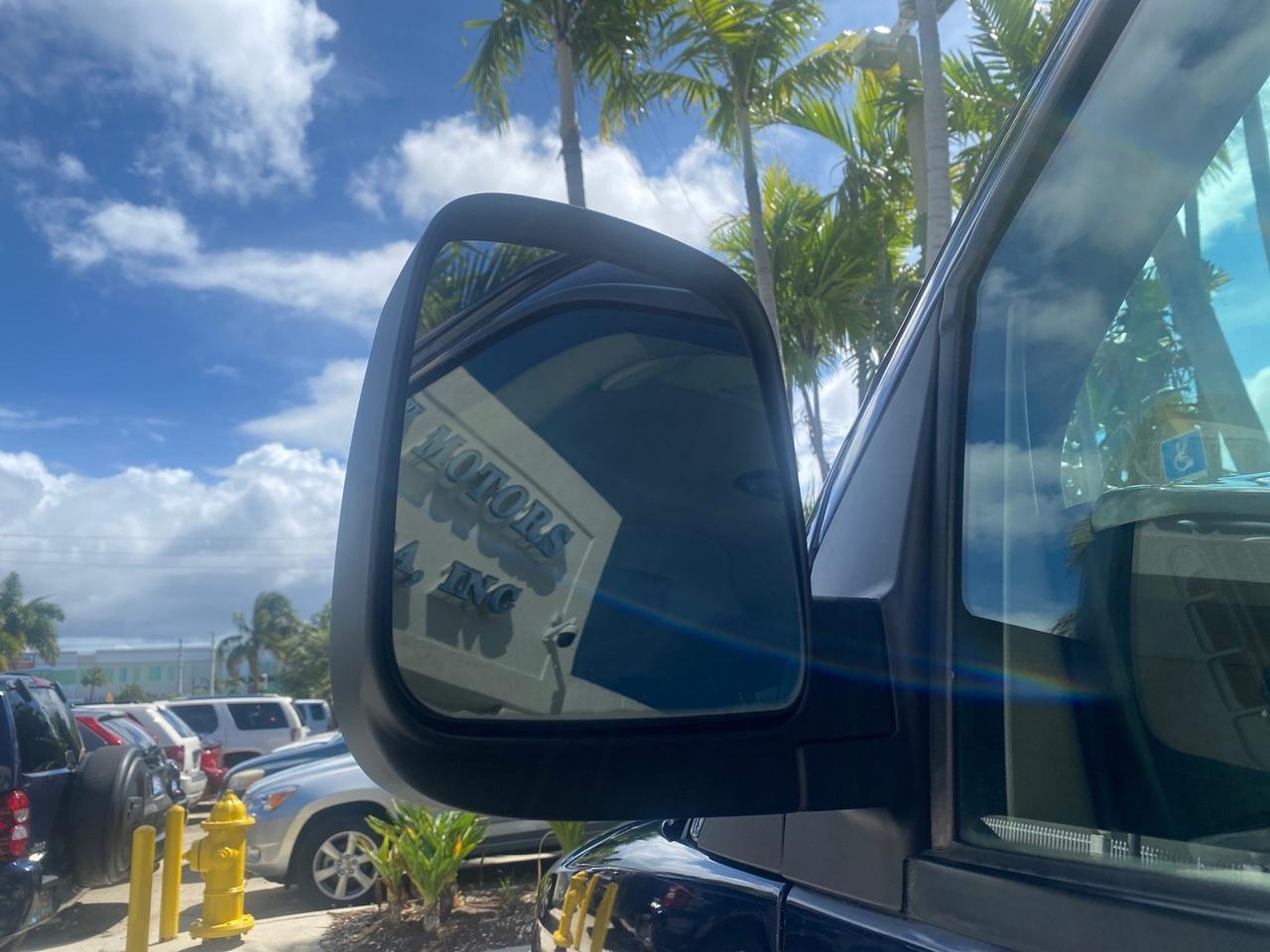 2005 Chevrolet Express Van HANDICAP LIFT CONV LOW MILES 40,837 Pompano Beach FL